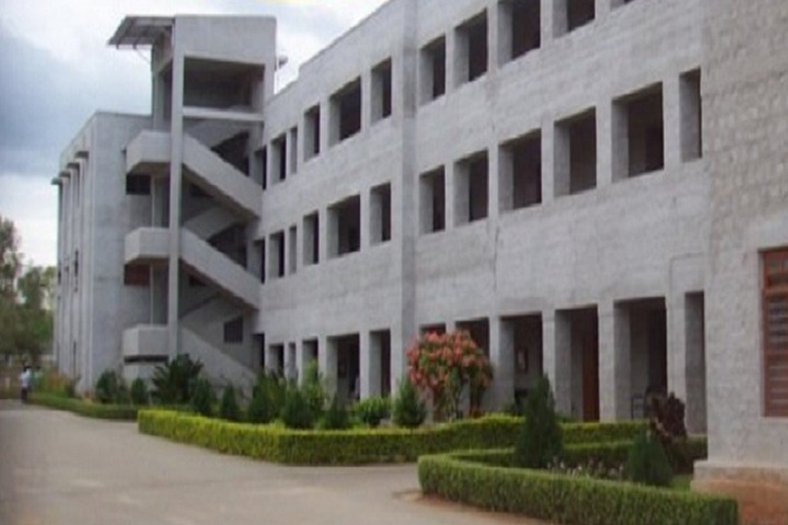 https://cache.careers360.mobi/media/colleges/social-media/media-gallery/18111/2019/3/4/Campus view of Sri Ramakrishna Mission Vidyalaya Polytechnic College Coimbatore_Campus-view.jpg
